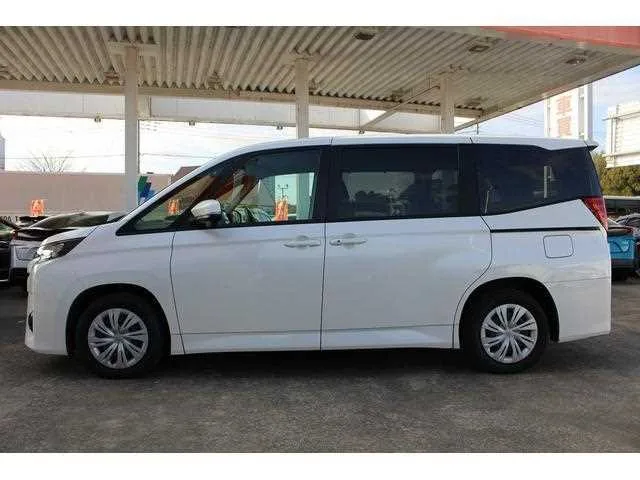 Toyota Noah 2022 — миниатюра 5
