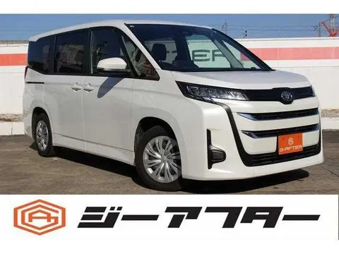 Toyota Noah 2022 купить в Москве