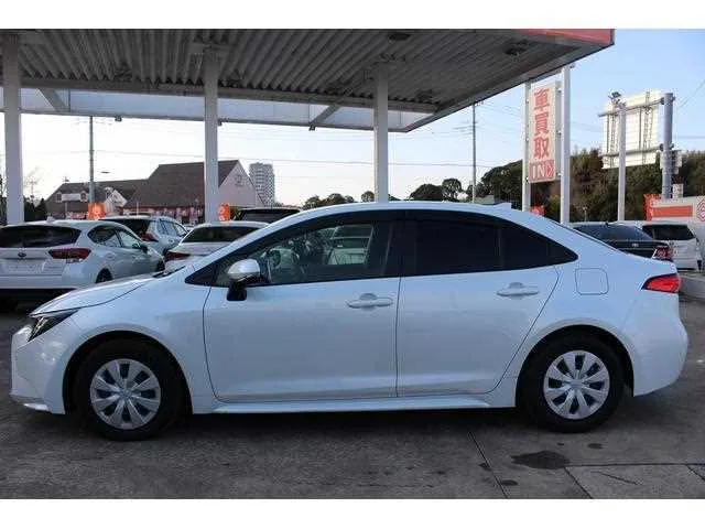 Toyota Corolla Sedan 2023 — миниатюра 5