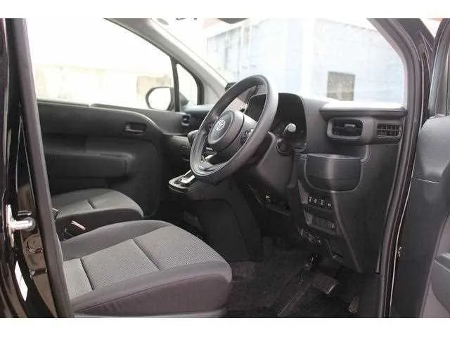 Toyota Sienta 2023 — миниатюра 3