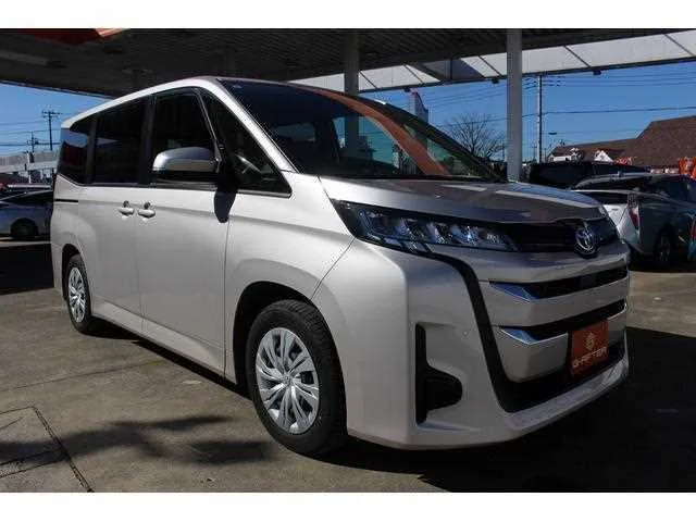 Toyota Noah 2022 — миниатюра 2