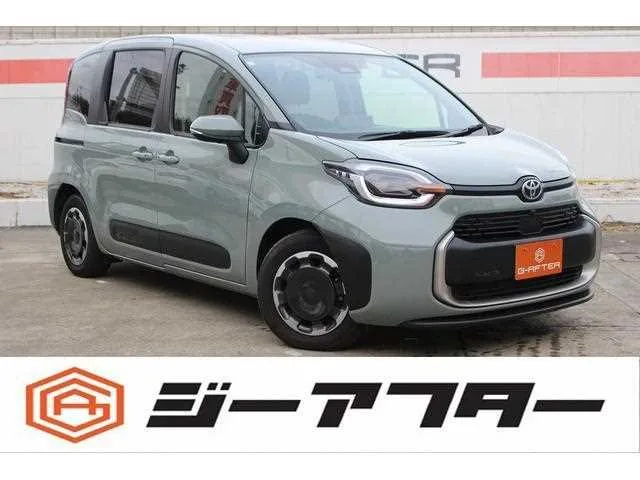 Toyota Sienta 2023 — фото 1, купить с доставкой в Москву