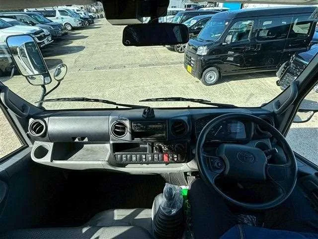 Toyota Dyna Truck 2022 — миниатюра 2
