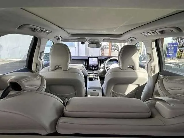 Volvo XC60 2025 — миниатюра 2