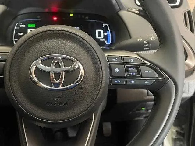 Toyota AQUA 2024 — миниатюра 3