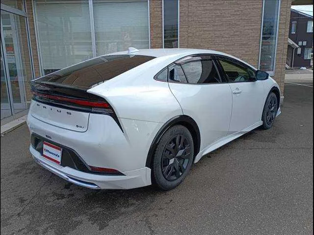 Toyota Prius 2024 — миниатюра 3