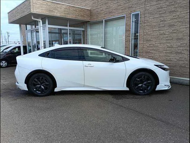 Toyota Prius 2024 — миниатюра 5