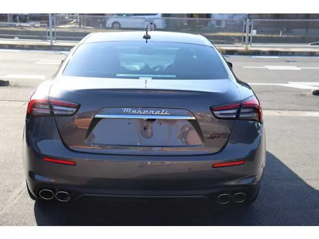 Maserati Ghibli 2023 — миниатюра 3