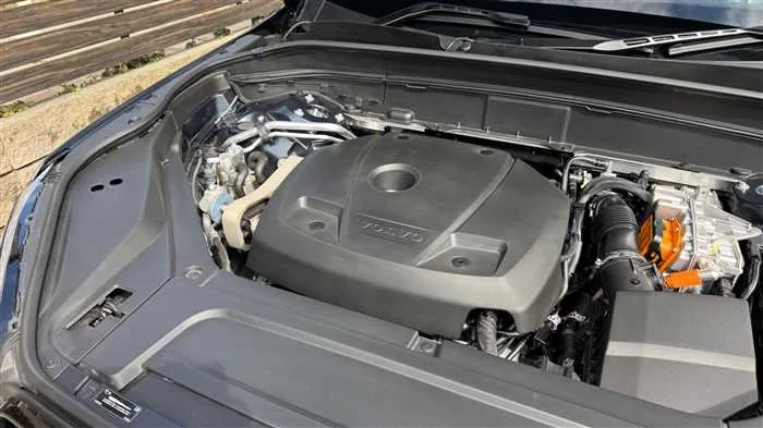Volvo XC90 T8 AWD 2023 — миниатюра 4