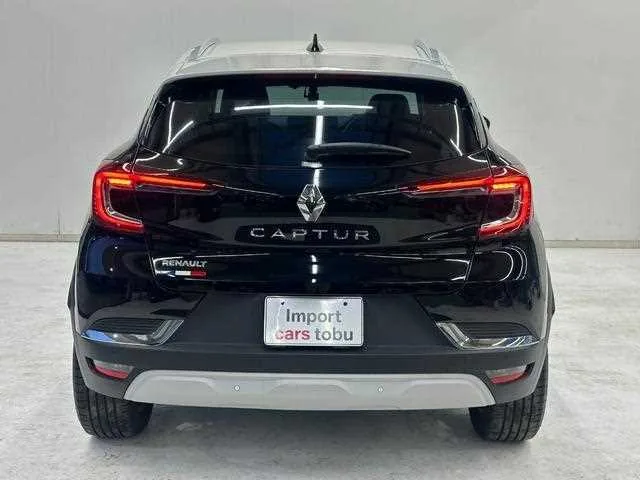 Renault Captur 2023 — миниатюра 2