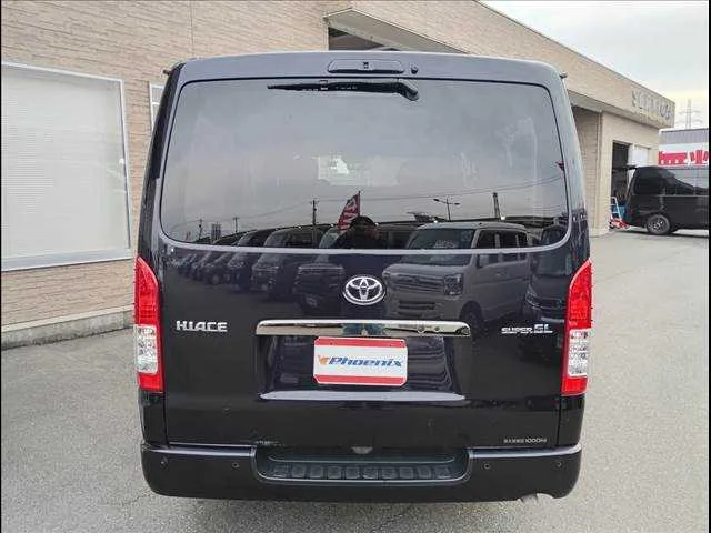 Toyota Hiace Van 2023 — миниатюра 3