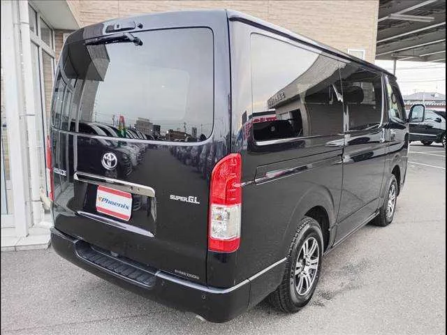 Toyota Hiace Van 2023 — миниатюра 5