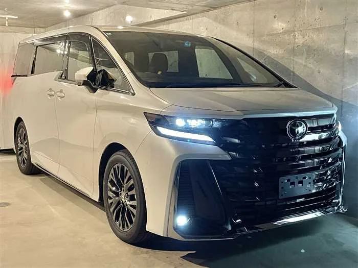 Toyota Vellfire Z PREMIER HYBRID 4WD 2024 — фото 1, купить с доставкой в Москву