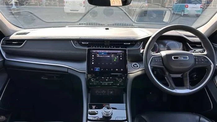 Jeep Grand Cherokee 2023 — миниатюра 5