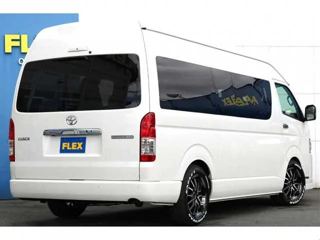 Toyota Hiace Wagon 2023 — миниатюра 2