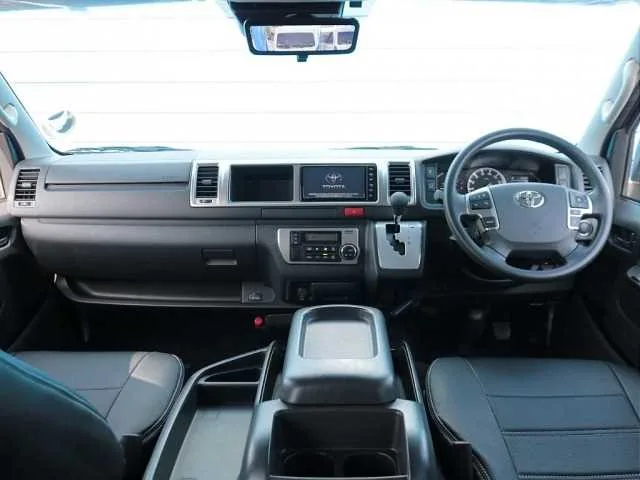 Toyota Hiace Wagon 2023 — миниатюра 2