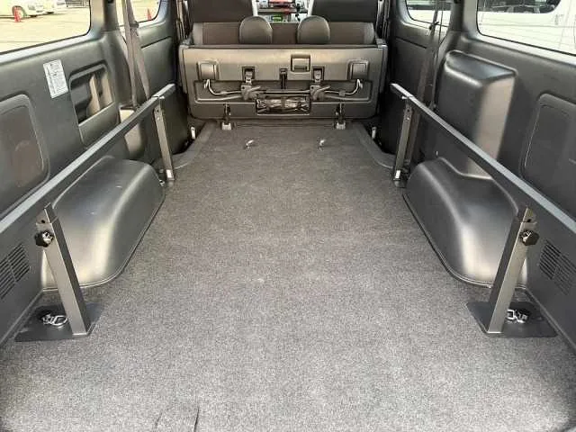 Toyota Hiace Van 2023 — миниатюра 4