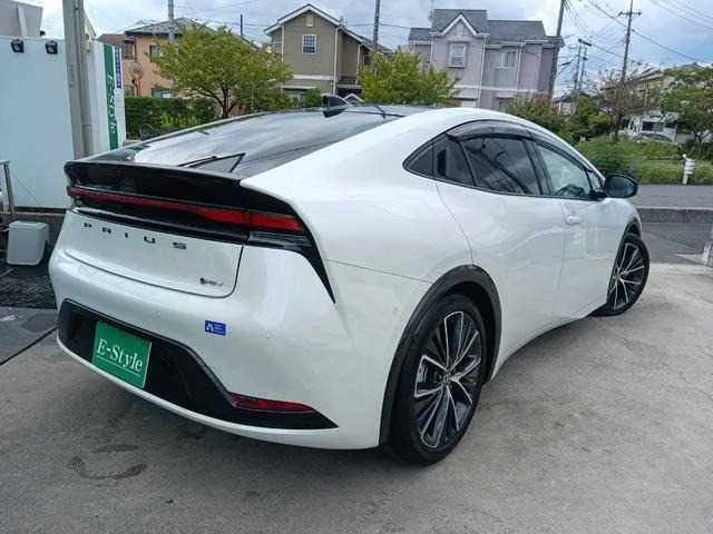 Toyota Prius 2023 — миниатюра 2