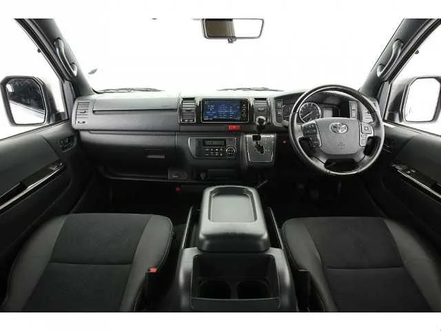 Toyota Hiace Van 2022 — миниатюра 2