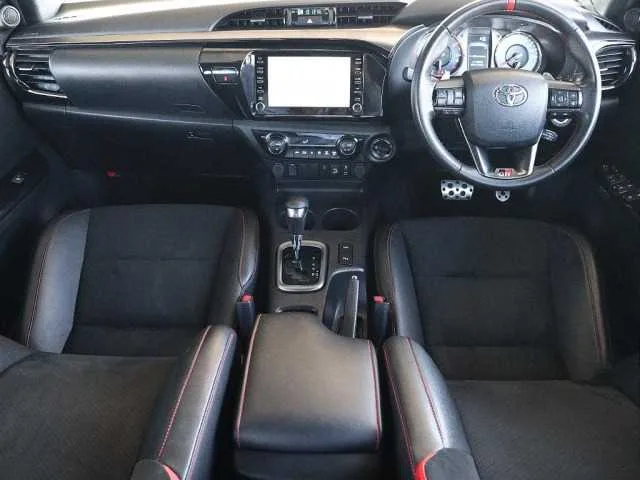 Toyota Hilux 2023 — миниатюра 3