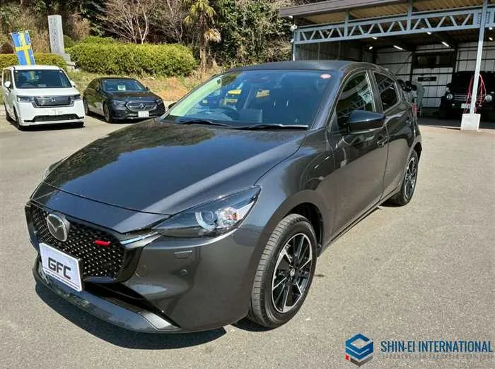 Mazda Mazda2 MAZDA2 1.5 15Sport 4WD 2023 — фото 1, купить с доставкой в Москву