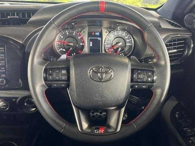 Toyota Hilux Z 2023 — миниатюра 5