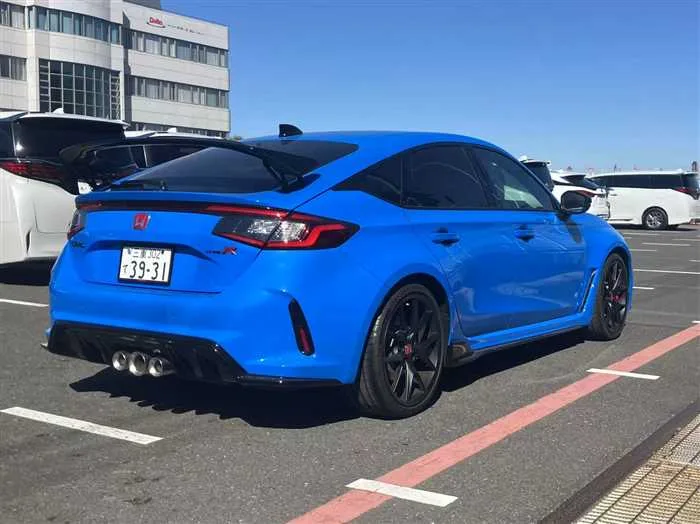 Honda Civic Type R Racing black Package 2025 — миниатюра 3