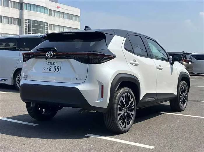 Toyota Yaris Cross Hybrid Z 2025 — миниатюра 5