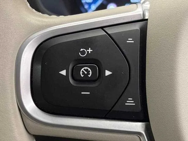 Volvo V60 2022 — миниатюра 4