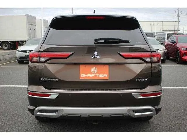 Mitsubishi Outlander 2022 — миниатюра 2
