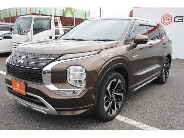 Mitsubishi Outlander 2022 — фото 1, купить с доставкой в Москву