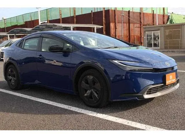 Toyota Prius 2023 — фото 1, купить с доставкой в Москву