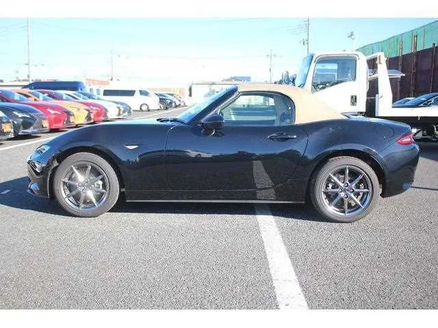 Mazda Roadster 2024 — миниатюра 4