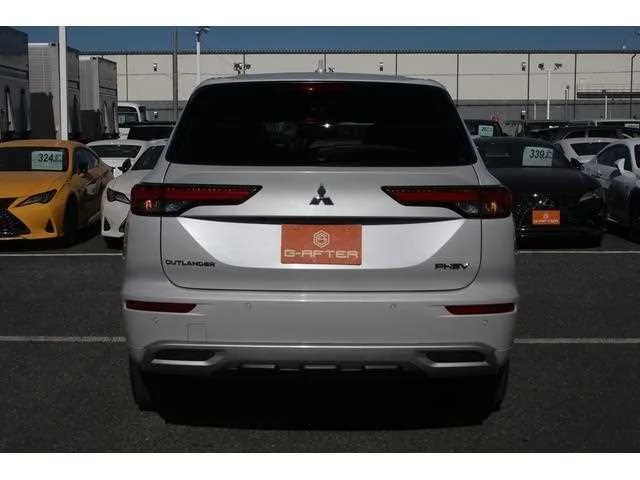Mitsubishi Outlander 2022 — миниатюра 2