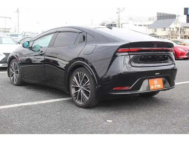 Toyota Prius 2023 — миниатюра 2