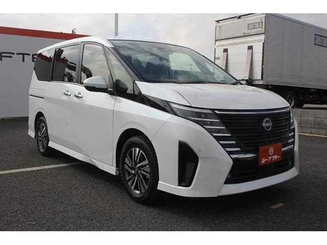 Nissan Serena 2025 — миниатюра 2