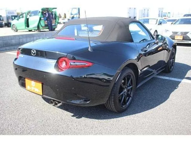 Mazda Roadster 2025 — миниатюра 2