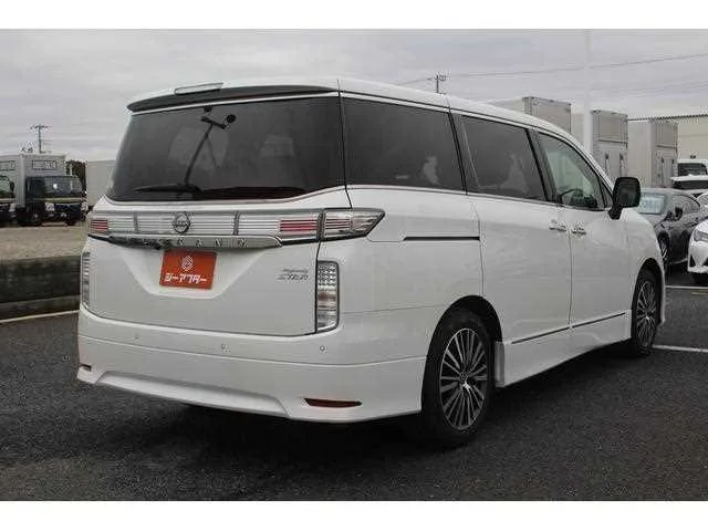 Nissan Elgrand 2024 — миниатюра 2