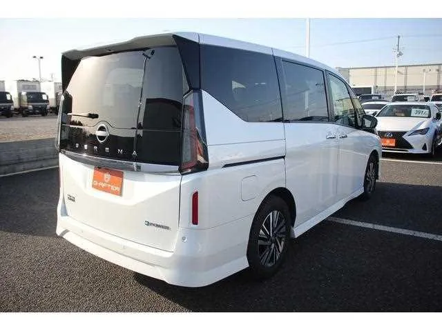 Nissan Serena 2024 — миниатюра 2