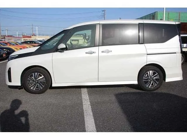 Nissan Serena 2024 — миниатюра 4