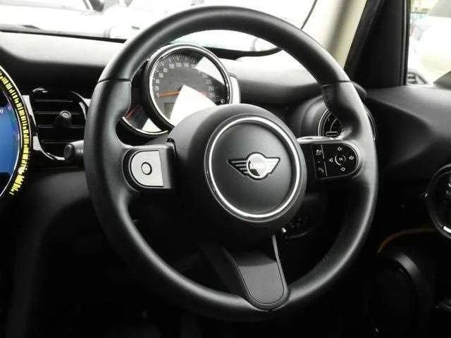 BMW MINI 2022 — миниатюра 5