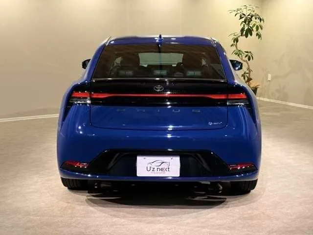 Toyota Prius 2023 — миниатюра 2