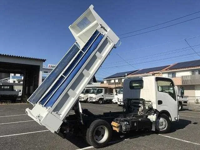 Isuzu Elf Truck 2023 — миниатюра 3