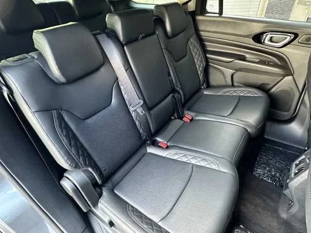 Jeep Commander 2023 — миниатюра 5