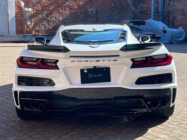 Chevrolet Corvette 2024 — миниатюра 3
