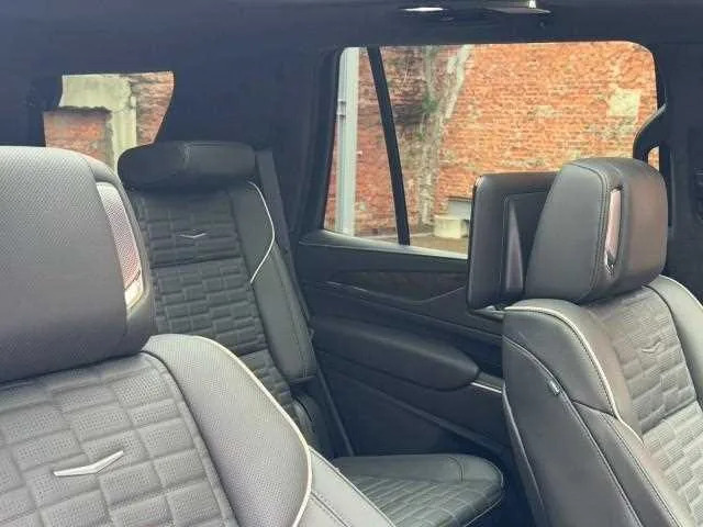 Cadillac Escalade 2024 — миниатюра 3