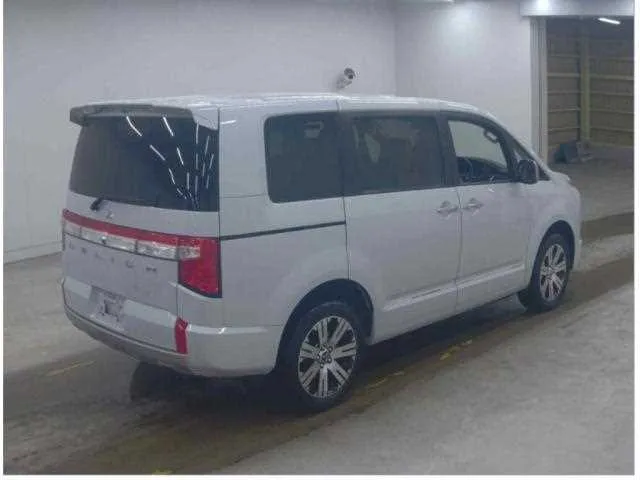 Mitsubishi Delica D:5 2022 — миниатюра 2