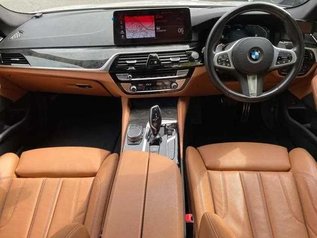 BMW 5 Series 2023 — миниатюра 2
