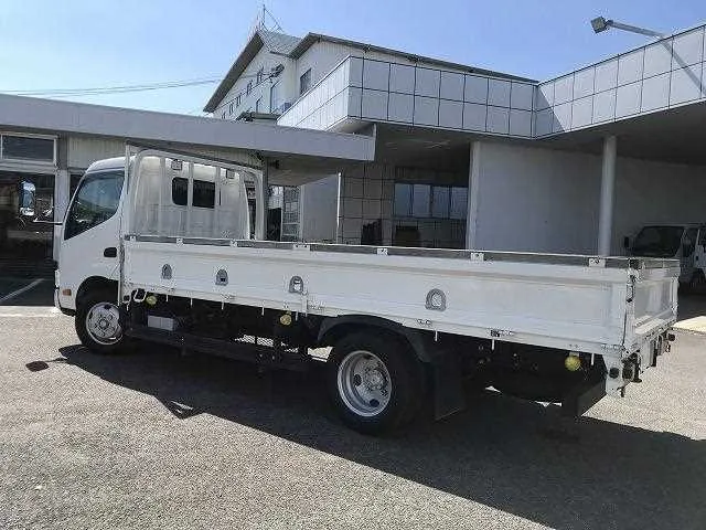 Toyota Dyna Truck 2022 — миниатюра 3