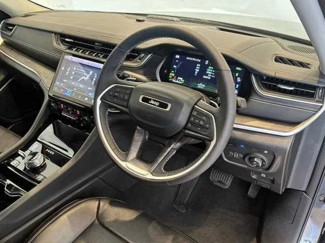 Jeep Grand Cherokee 2024 — миниатюра 2